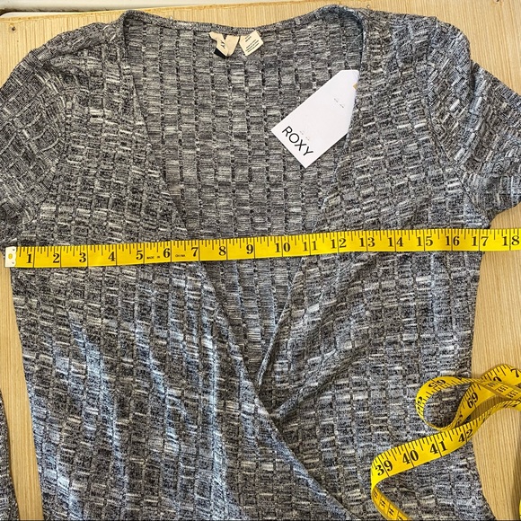 ROXY Junior's Cloudy Days Top Black Size Medium KTE1 - Picture 7 of 11